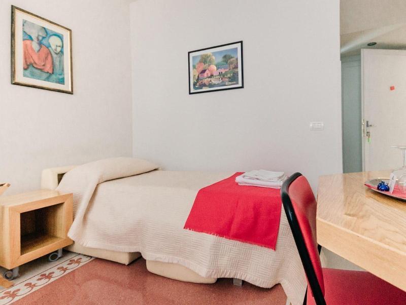 ローマ Adriano Augusto Bed & Breakfast エクステリア 写真