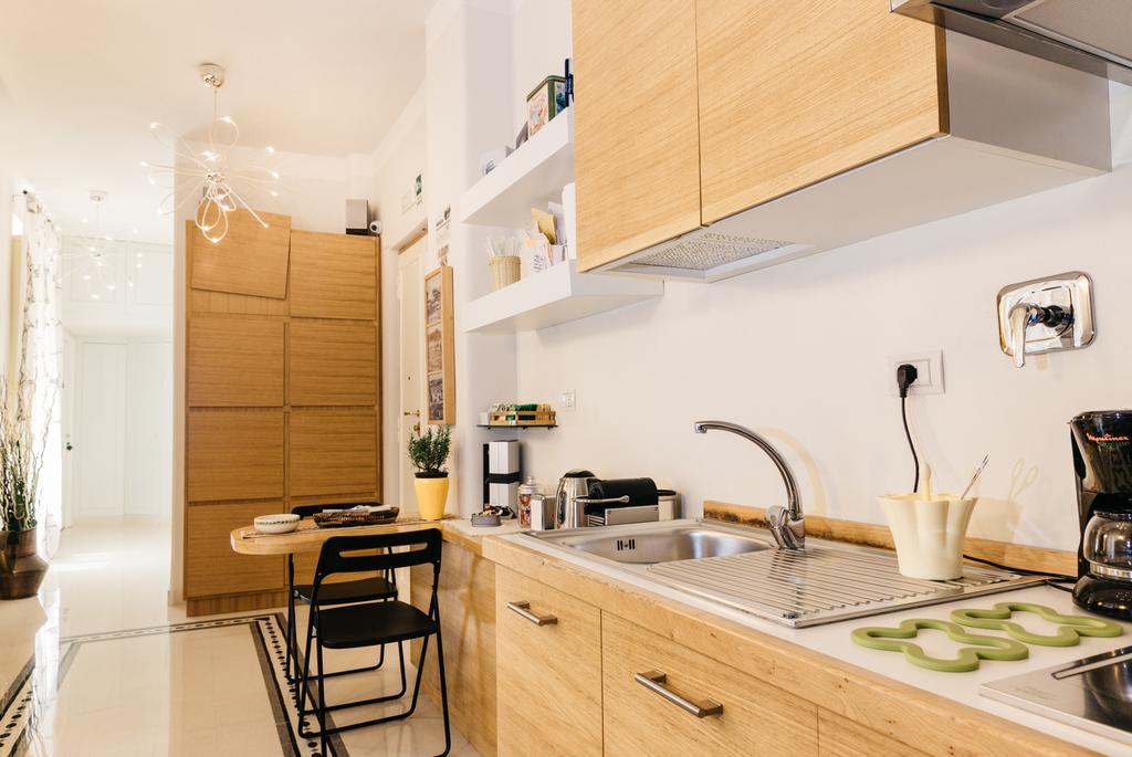 ローマ Adriano Augusto Bed & Breakfast エクステリア 写真