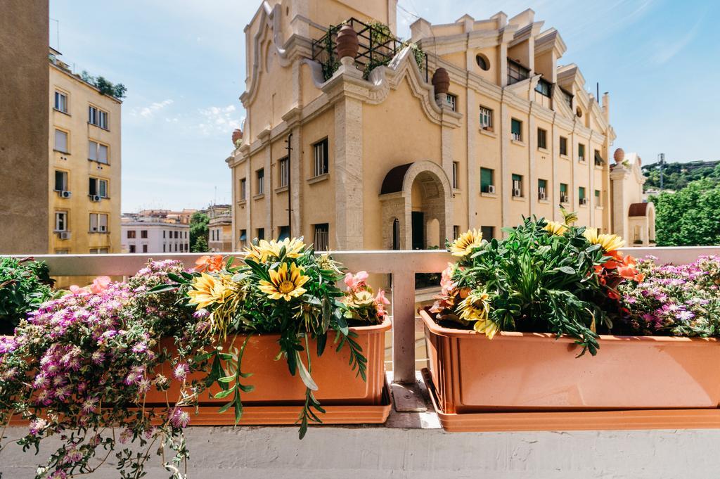 ローマ Adriano Augusto Bed & Breakfast エクステリア 写真