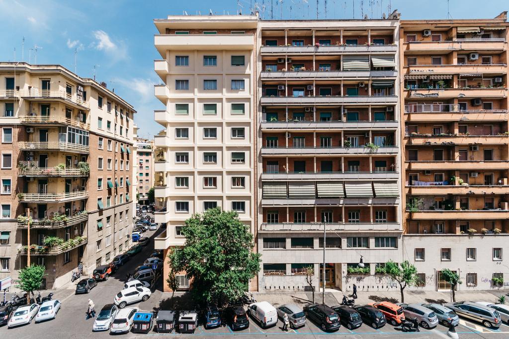 ローマ Adriano Augusto Bed & Breakfast エクステリア 写真