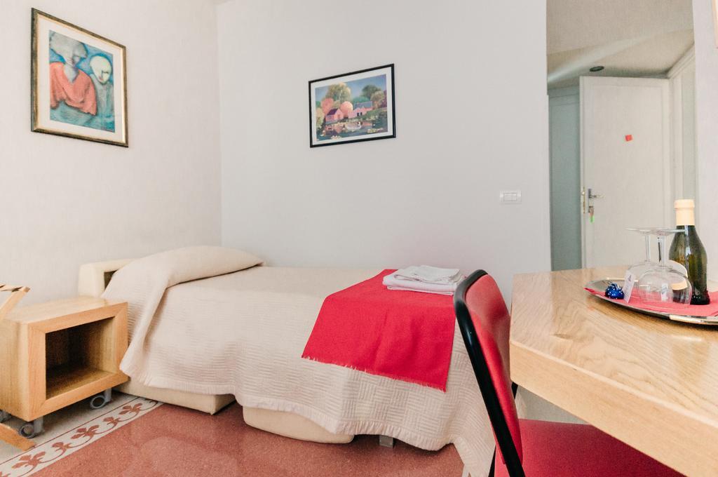 ローマ Adriano Augusto Bed & Breakfast 部屋 写真